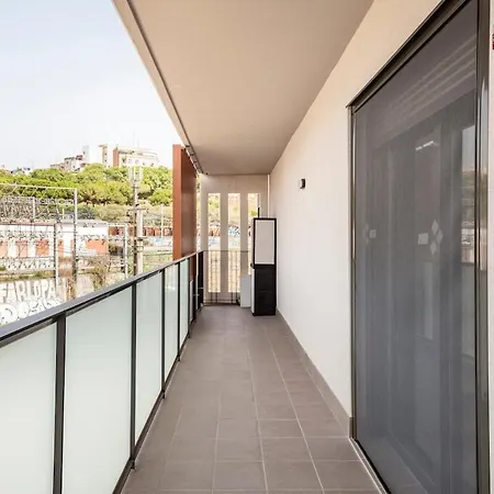 Contemporary 2br With Pool & Gym L'Hospitalet de Llobregat